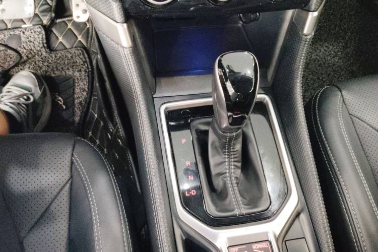 Used Subaru Forester 2019 2.0i Luxury Edition EyeSight Gear Lever