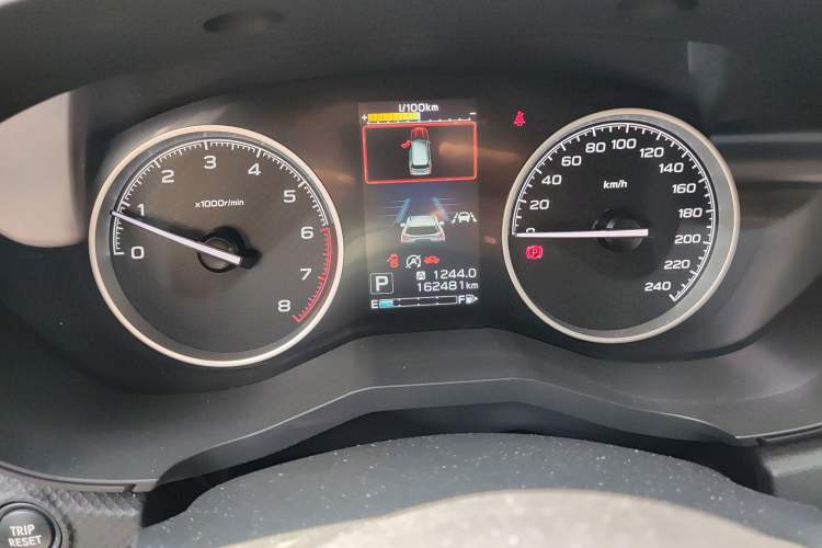 Used Subaru Forester 2019 2.0i Luxury Edition EyeSight Odometer Close Up