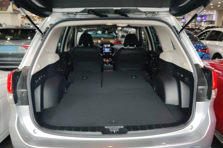 Used Subaru Forester 2019 2.0i Luxury Edition EyeSight Trunk