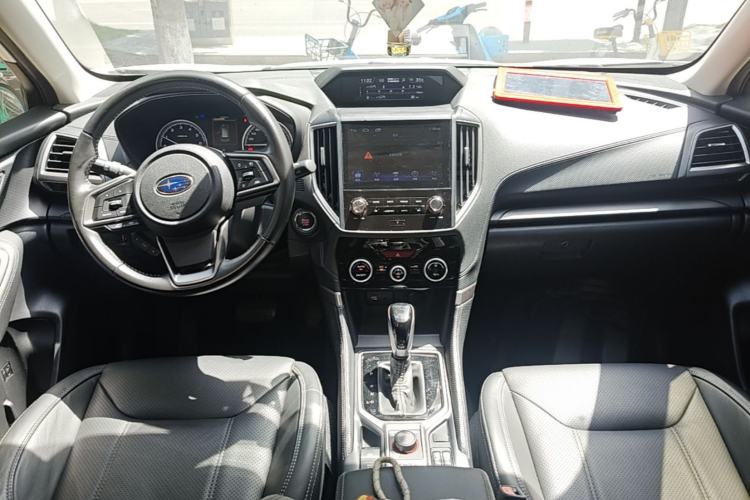Used Subaru Forester 2019 2.0i Luxury Edition EyeSight Center Console