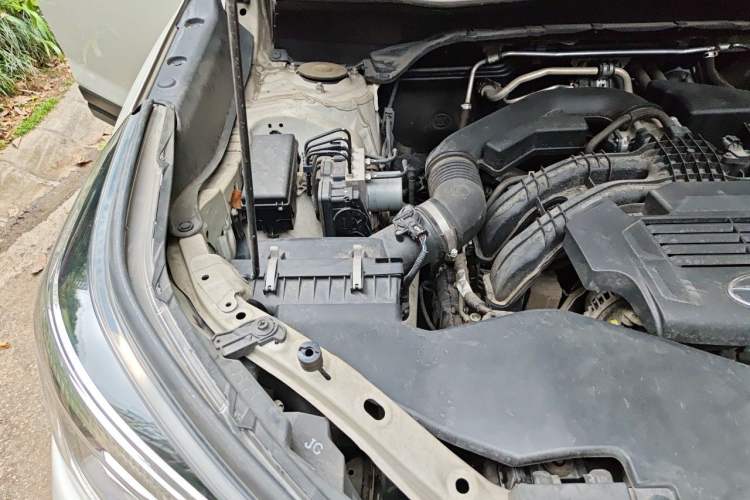 Used Subaru Forester 2019 2.0i Luxury Edition EyeSight Engine Bay Right