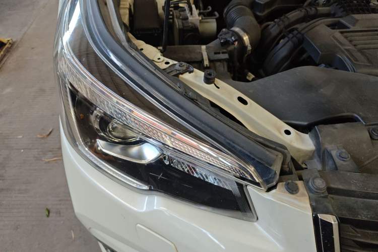 Used Subaru Forester 2019 2.0i Luxury Edition EyeSight Engine Bay Right