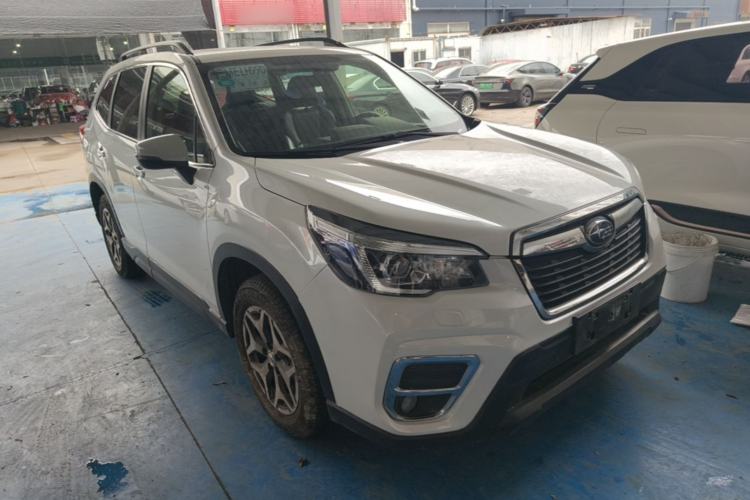 Used Subaru Forester 2019 2.0i Luxury Edition EyeSight Front Right 45 Deg