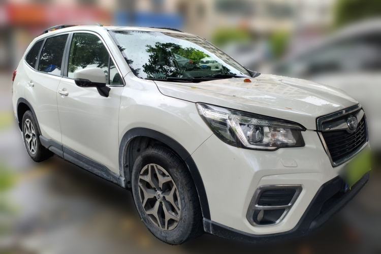 Used Subaru Forester 2019 2.0i Luxury Edition EyeSight Front Right 45 Deg