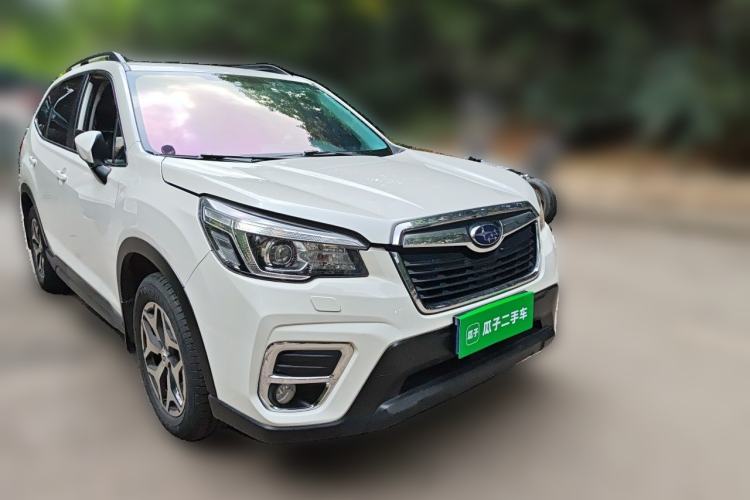 Used Subaru Forester 2019 2.0i Luxury Edition EyeSight Front Right 45 Deg