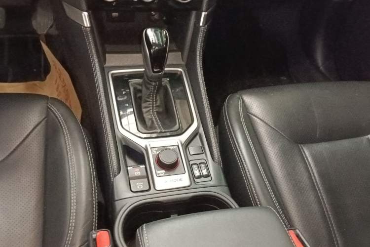Used Subaru Forester 2019 2.0i Luxury Edition EyeSight Gear Lever