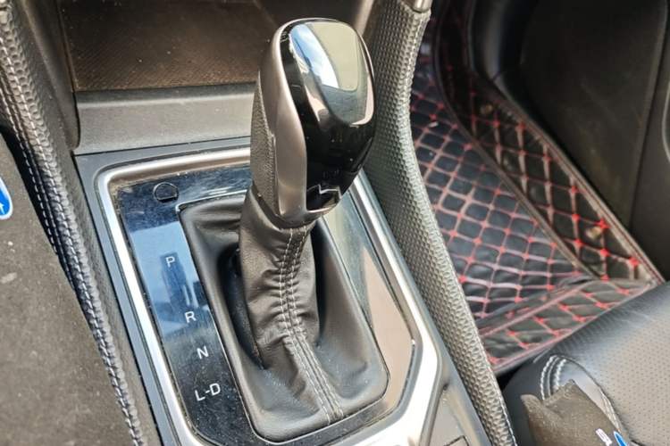Used Subaru Forester 2019 2.0i Luxury Edition EyeSight Gear Lever