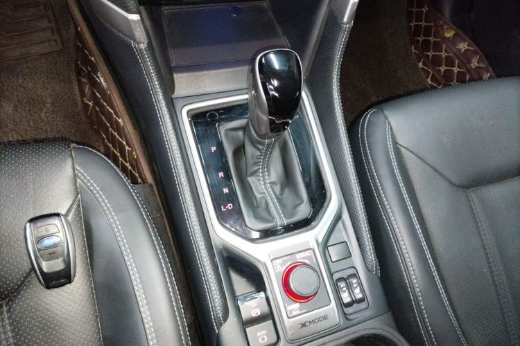 Used Subaru Forester 2019 2.0i Luxury Edition EyeSight Gear Lever