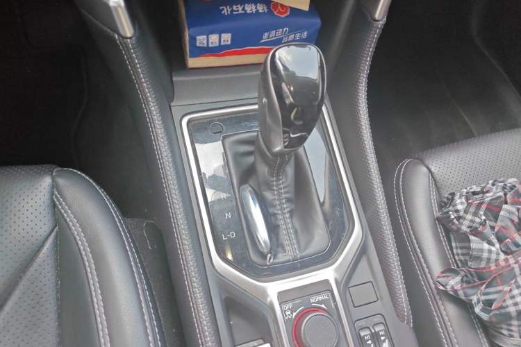 Used Subaru Forester 2019 2.0i Luxury Edition EyeSight Gear Lever