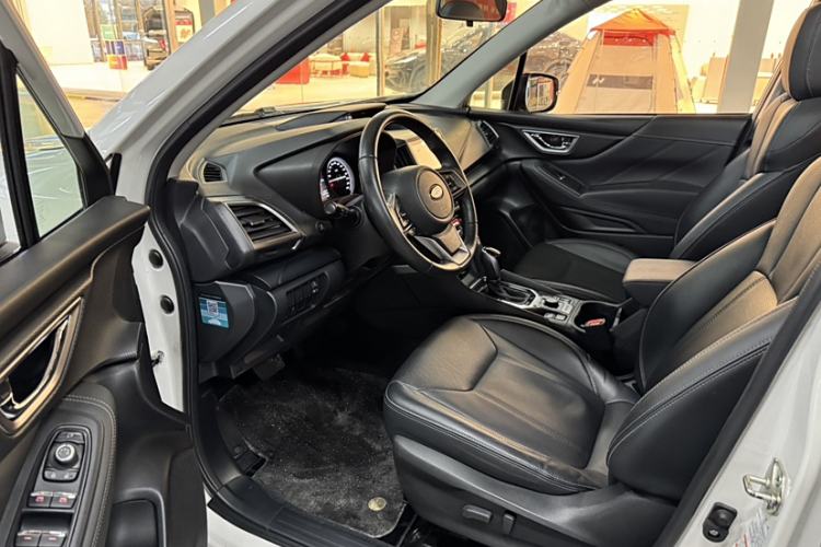 Used Subaru Forester 2019 2.0i Luxury Edition EyeSight Interior 2