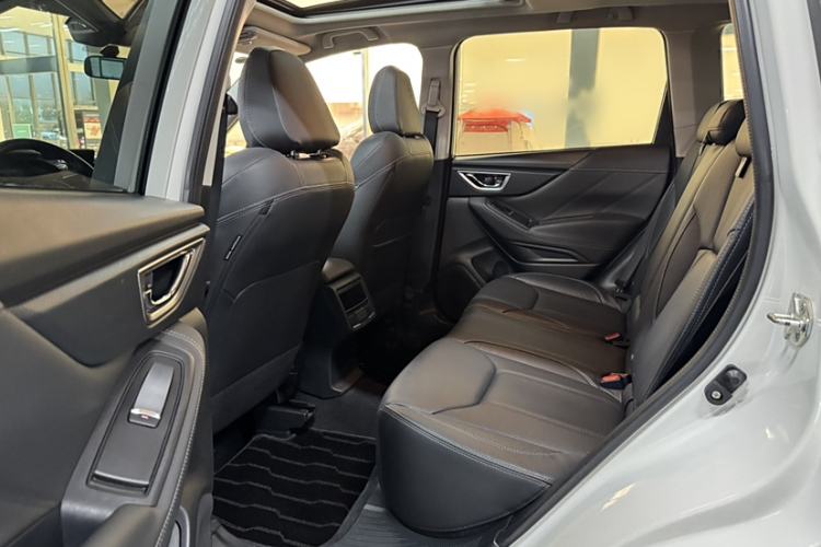 Used Subaru Forester 2019 2.0i Luxury Edition EyeSight Interior 3
