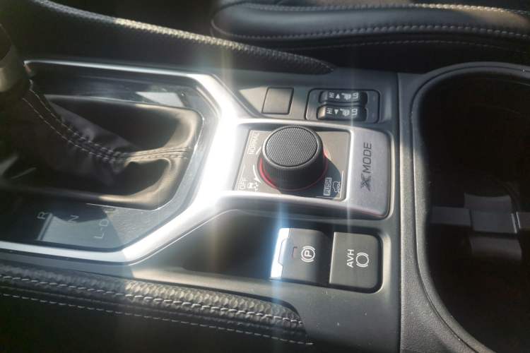 Used Subaru Forester 2019 2.0i Luxury Edition Interior 4