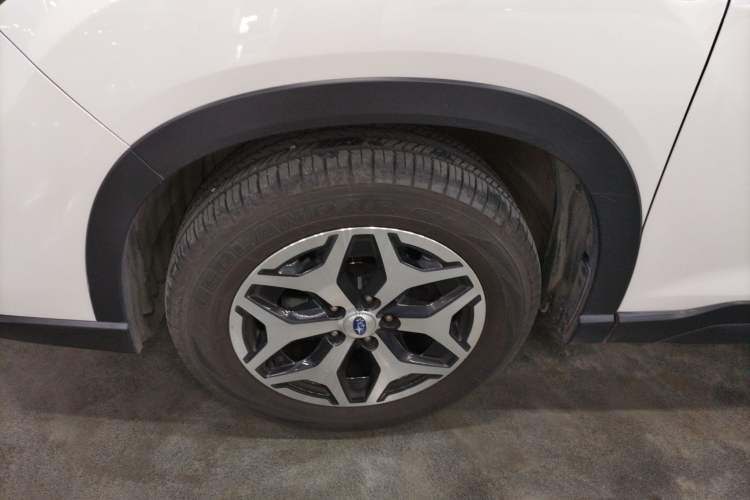 Used Subaru Forester 2019 2.0i Luxury Edition EyeSight Left Front Wheel Hub