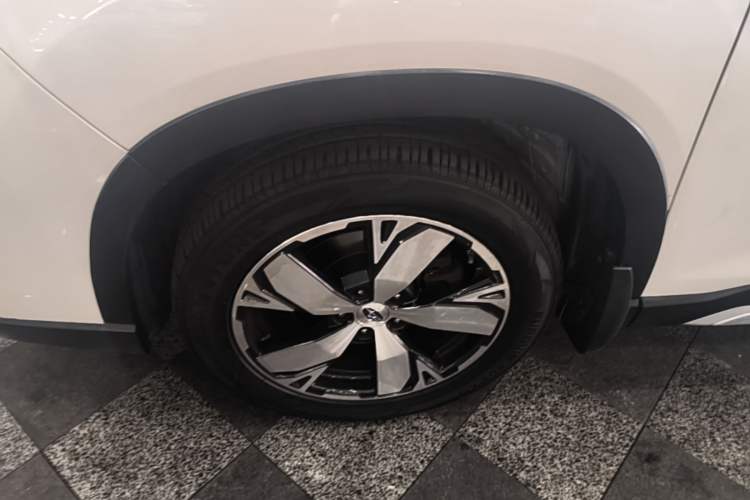 Used Subaru Forester 2019 2.0i e-Boxer Sport Edition EyeSight Left Front Wheel Hub