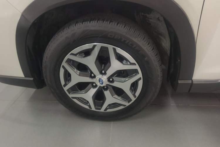 Used Subaru Forester 2019 2.0i Luxury Edition EyeSight Left Front Wheel Hub
