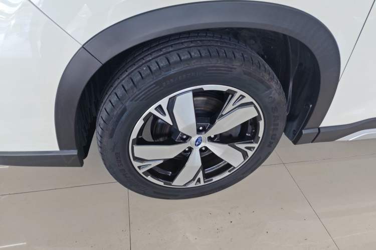 Used Subaru Forester 2019 2.0i e-Boxer Sport Edition EyeSight Left Front Wheel Hub