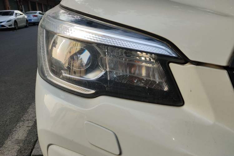 Used Subaru Forester 2019 2.0i Luxury Edition Right Front Headlight