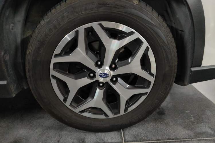 Used Subaru Forester 2019 2.0i Luxury Edition EyeSight Right Front Wheel Hub