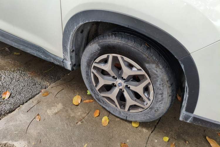 Used Subaru Forester 2019 2.0i Luxury Edition EyeSight Right Front Wheel Hub