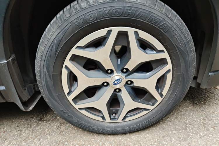 Used Subaru Forester 2019 2.0i Luxury Edition EyeSight Right Front Wheel Hub