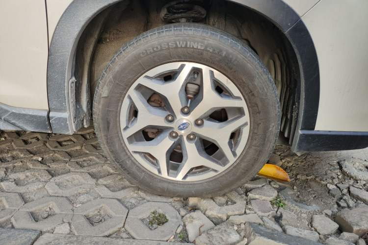 Used Subaru Forester 2019 2.0i Luxury Edition Right Front Wheel Hub