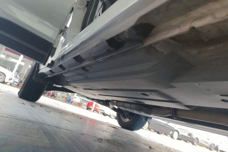 Used Subaru Forester 2019 2.0i Luxury Edition EyeSight Right Side Sill