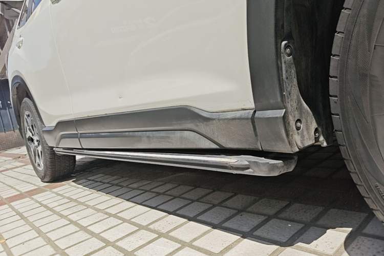 Used Subaru Forester 2019 2.0i Luxury Edition EyeSight Right Side Sill
