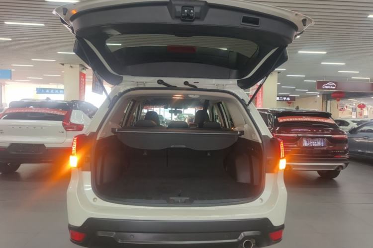 Used Subaru Forester 2019 2.0i Luxury Edition EyeSight Trunk