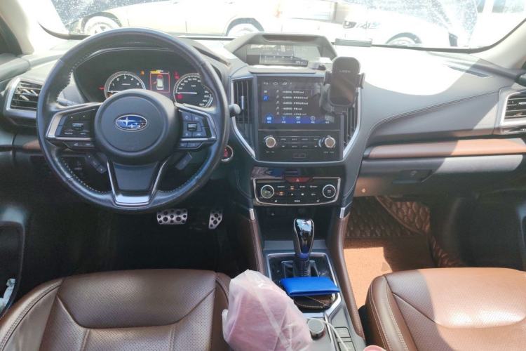 Used Subaru Forester 2020 2.0i e-Boxer Flagship Edition with EyeSight Center Console