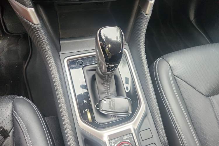 Used Subaru Forester 2020 2.0i Luxury Edition EyeSight Gear Lever