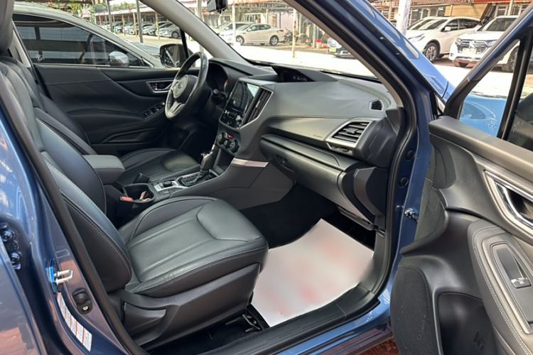 Used Subaru Forester 2020 2.0i Luxury Edition Interior 15