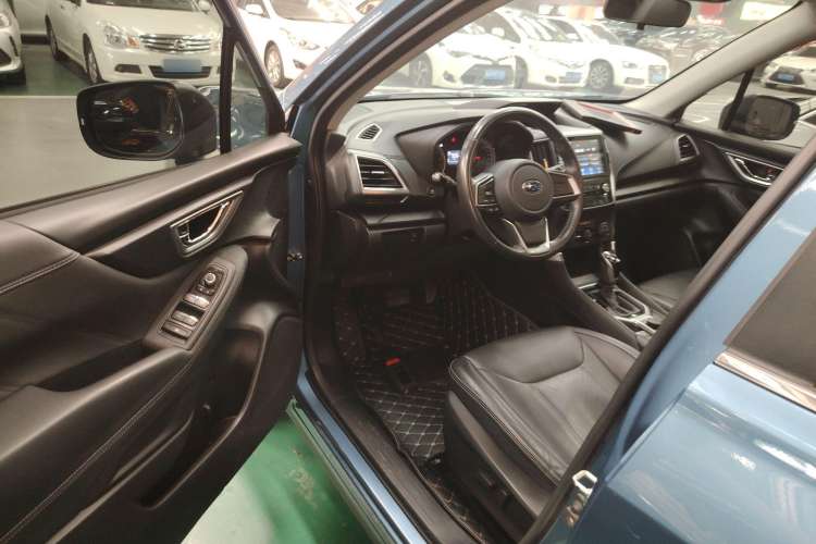 Used Subaru Forester 2020 2.0i Luxury Edition Interior 3