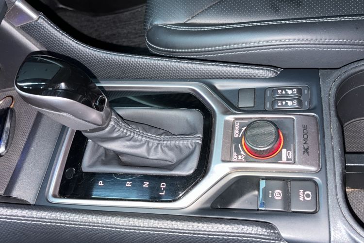 Used Subaru Forester 2020 2.0i Luxury Edition Interior 4
