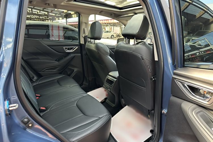 Used Subaru Forester 2020 2.0i Luxury Edition Interior 6