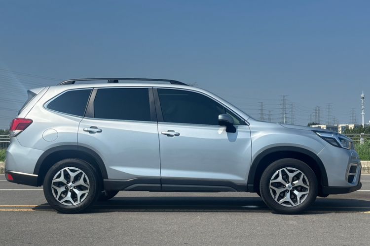 Used Subaru Forester 2020 2.0i Luxury Edition EyeSight Exterior 3