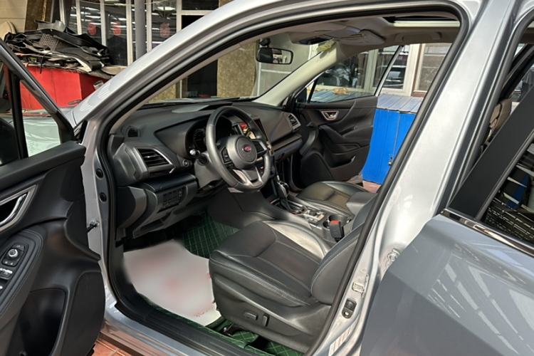 Used Subaru Forester 2020 2.0i Luxury Edition Interior 10