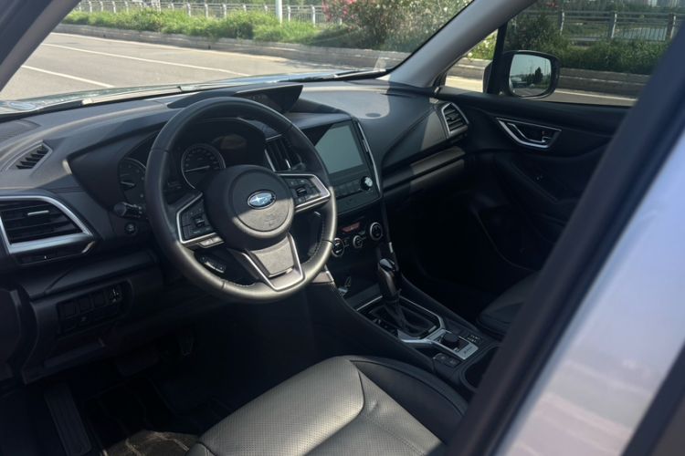 Used Subaru Forester 2020 2.0i Luxury Edition EyeSight Interior 10