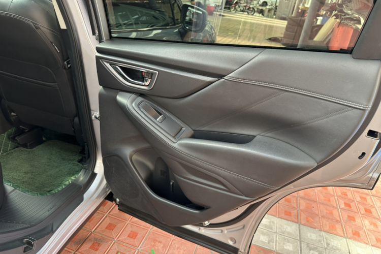 Used Subaru Forester 2020 2.0i Luxury Edition Interior 11