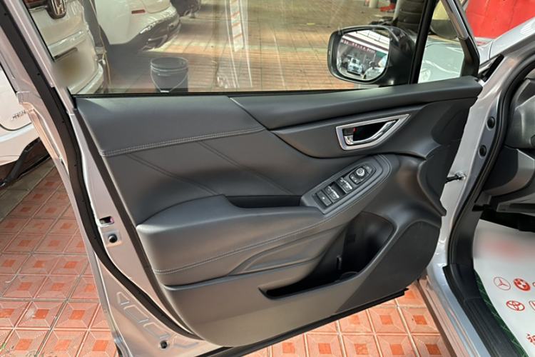 Used Subaru Forester 2020 2.0i Luxury Edition Interior 12