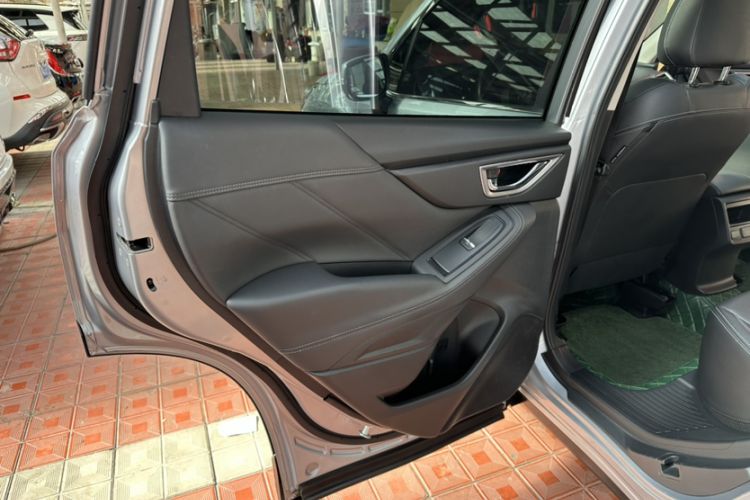 Used Subaru Forester 2020 2.0i Luxury Edition Interior 15