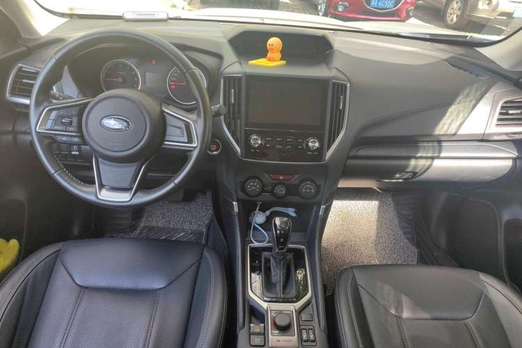 Used Subaru Forester 2020 2.0i Luxury Edition Center Console