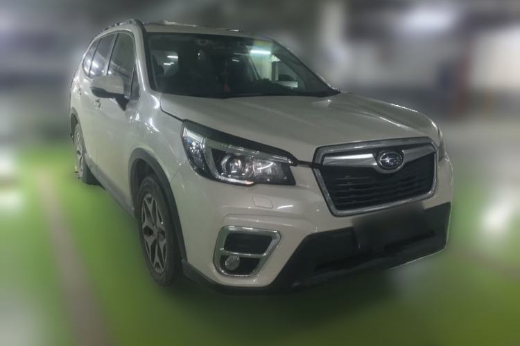 Used Subaru Forester 2020 2.0i Luxury Edition EyeSight Front Right 45 Deg