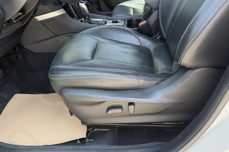 Used Subaru Forester 2020 2.0i Luxury Edition Interior 5