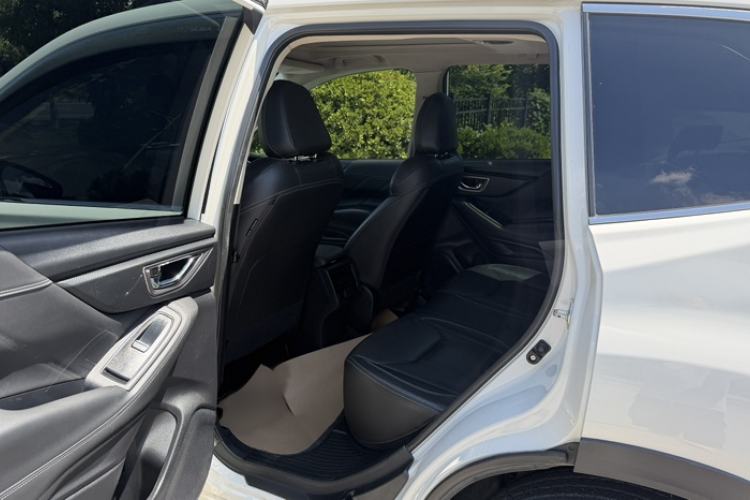 Used Subaru Forester 2020 2.0i Luxury Edition Interior 7