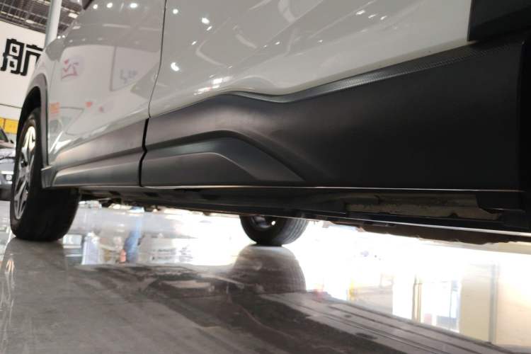 Used Subaru Forester 2020 2.0i Luxury Edition EyeSight Left Side Sill