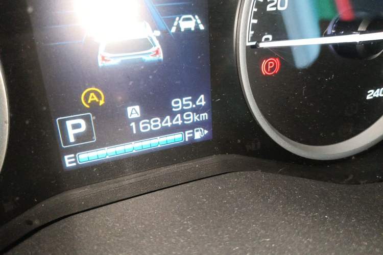Used Subaru Forester 2020 2.0i Luxury Edition EyeSight Odometer Close Up