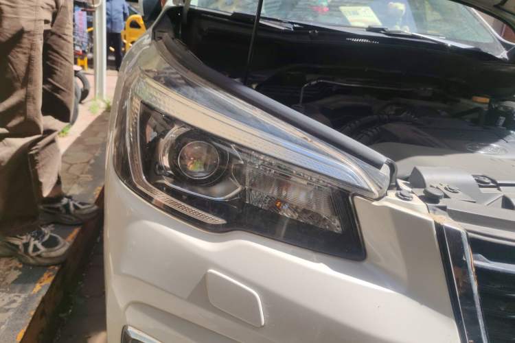 Used Subaru Forester 2020 2.0i Luxury Edition EyeSight Right Front Headlight