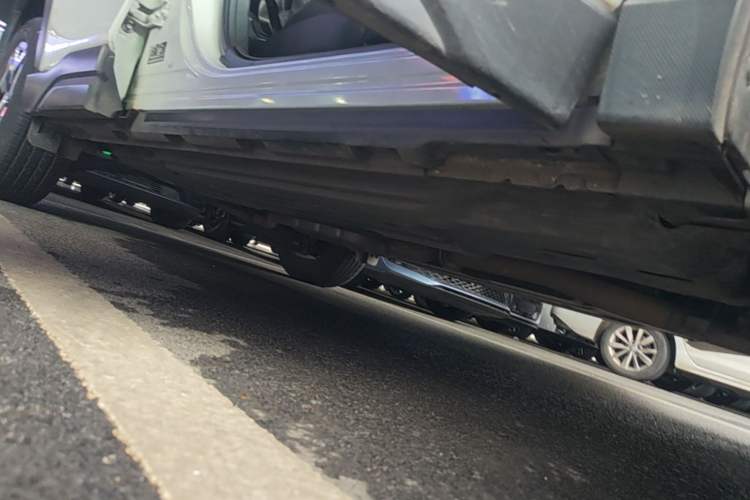Used Subaru Forester 2020 2.0i Luxury Edition EyeSight Right Side Sill