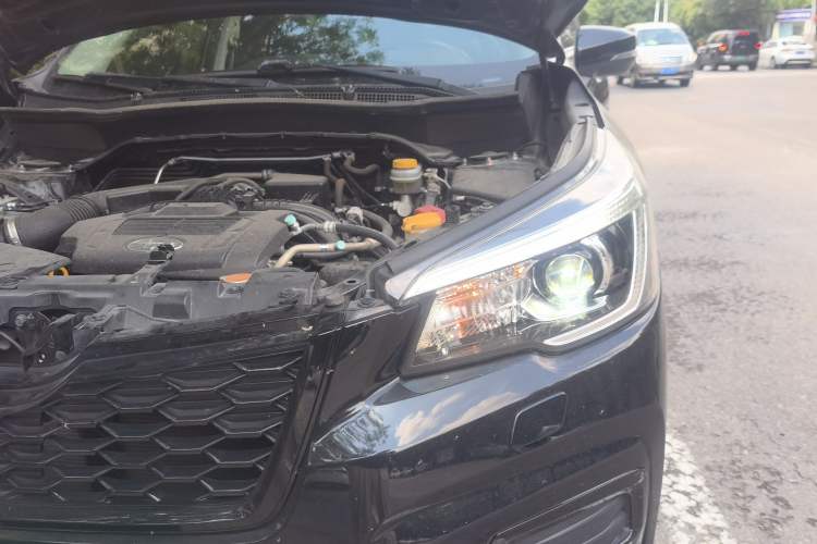 Used Subaru Forester 2021 2.0i Luxury Edition Engine Bay Left
