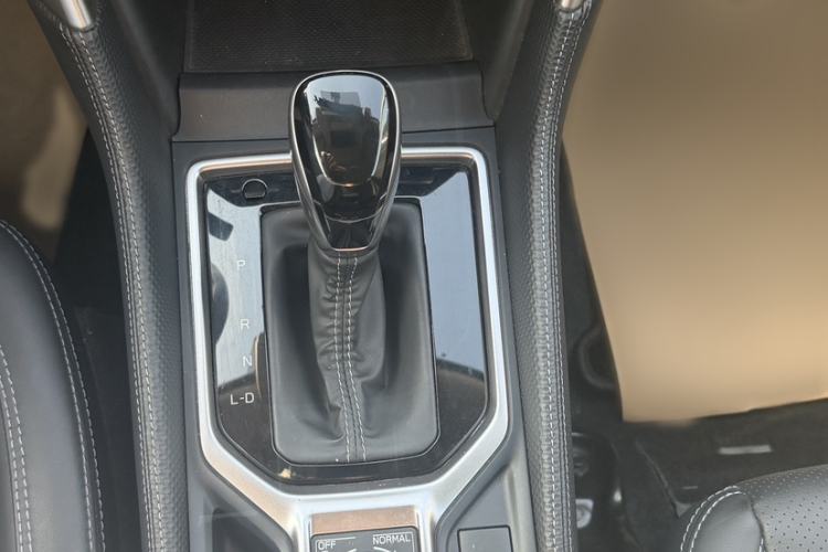 Used Subaru Forester 2021 2.0i Luxury Edition EyeSight Gear Lever